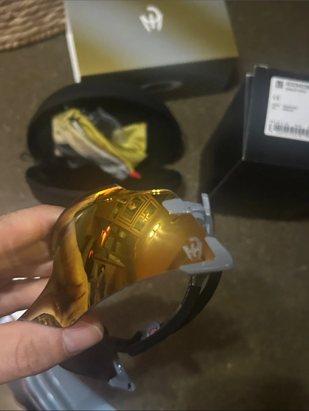 Oakey Kato (Limited Patrick Mahomes edition)with Prizm Gold lens.